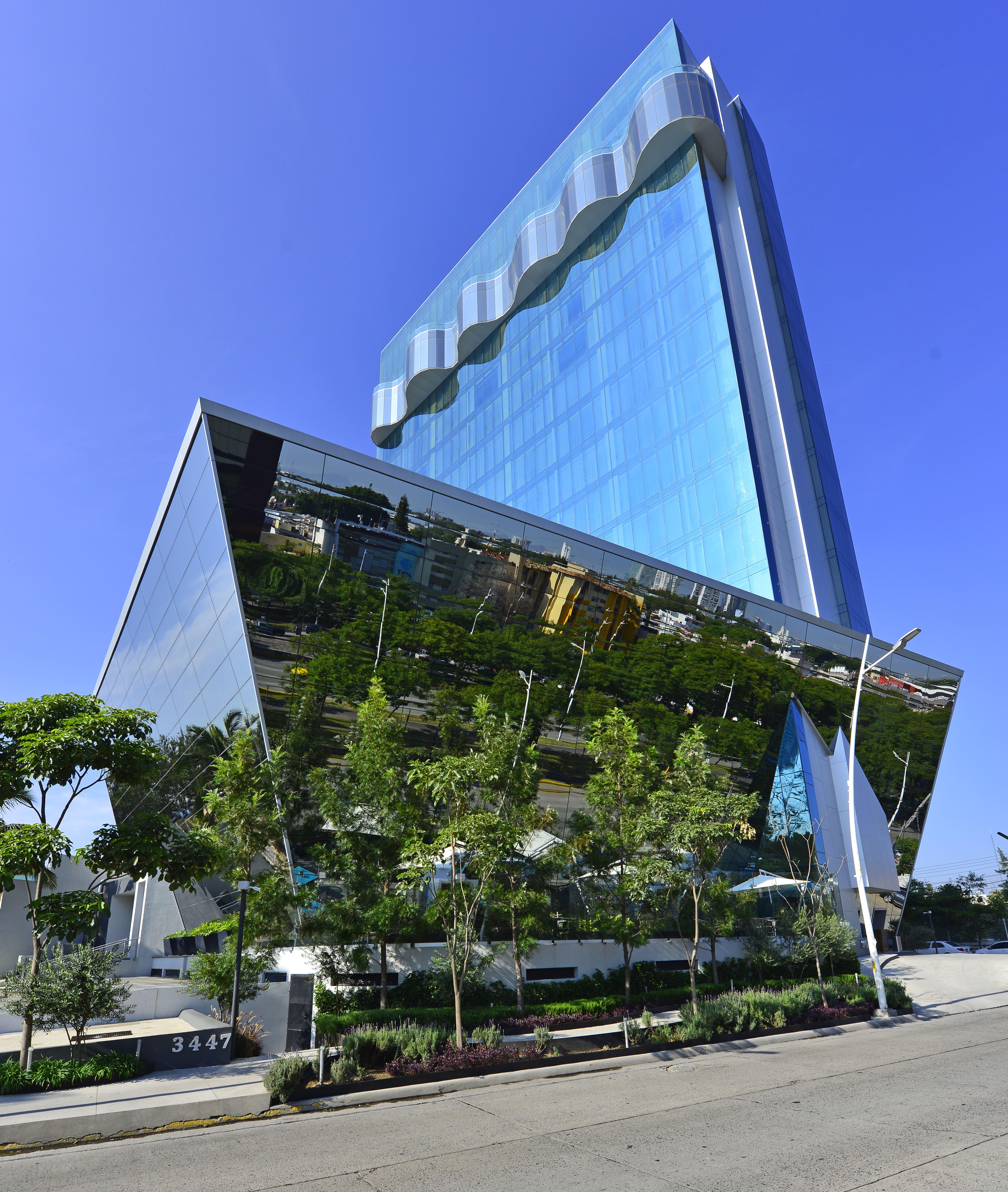 Baruk Guadalajara Hotel De Autor Екстериор снимка The building's facade