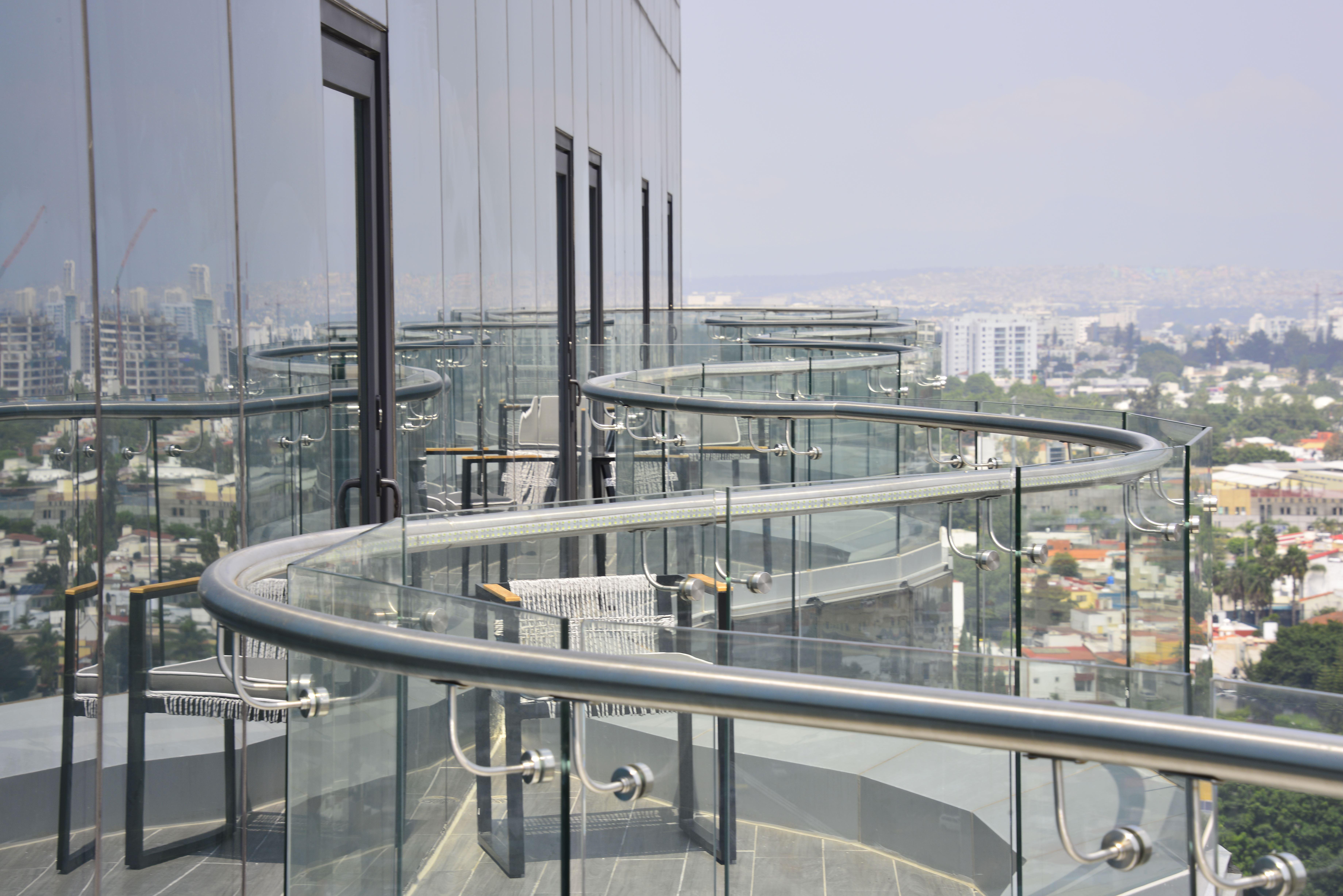 Baruk Guadalajara Hotel De Autor Екстериор снимка A glass balustrade