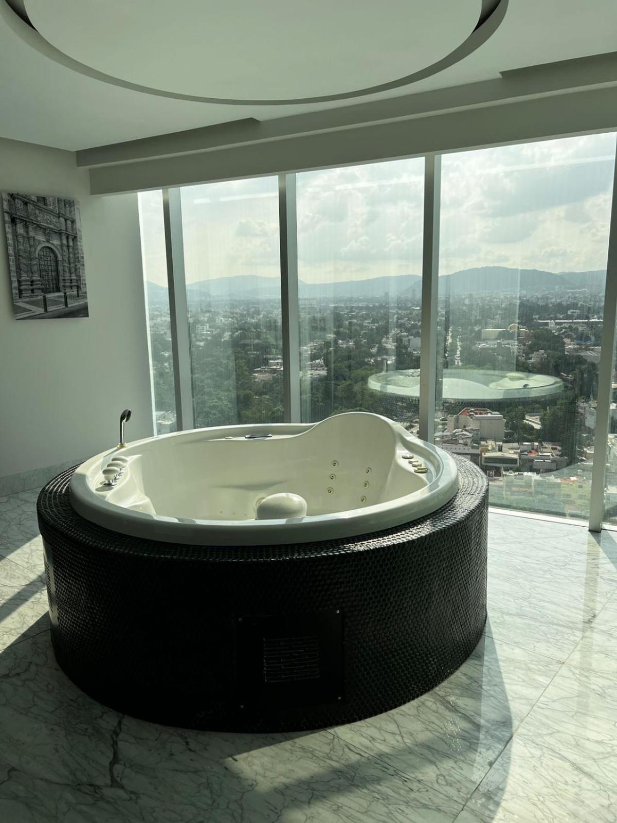Baruk Guadalajara Hotel De Autor Екстериор снимка A whirlpool bathtub