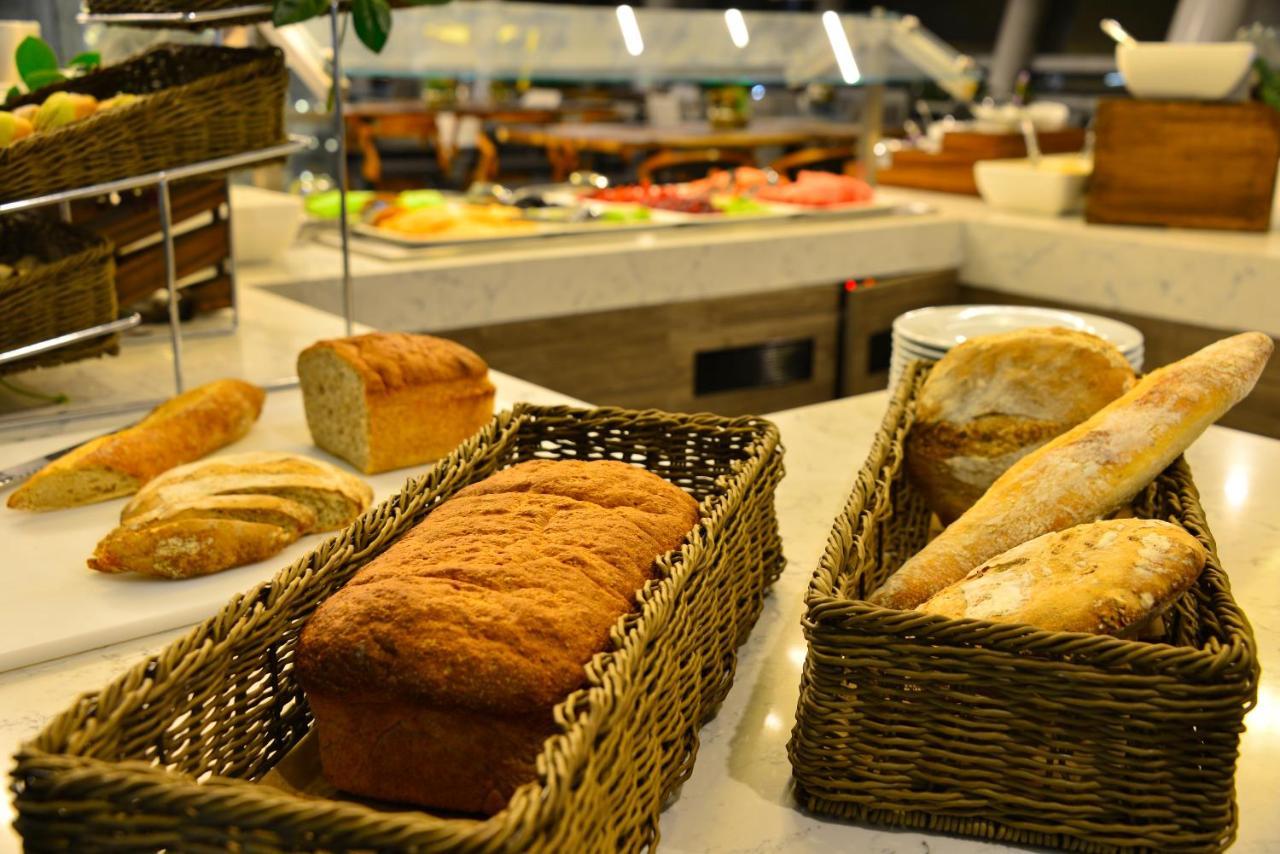 Baruk Guadalajara Hotel De Autor Екстериор снимка Bread at a buffet